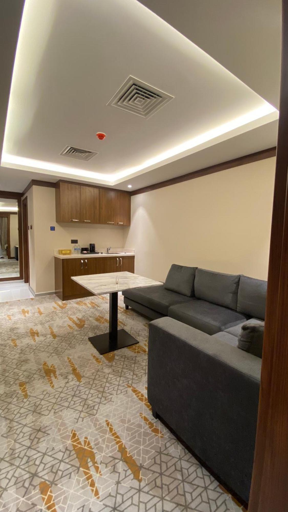 Royal Vista Hotel ‘Ibrī Eksteriør bilde