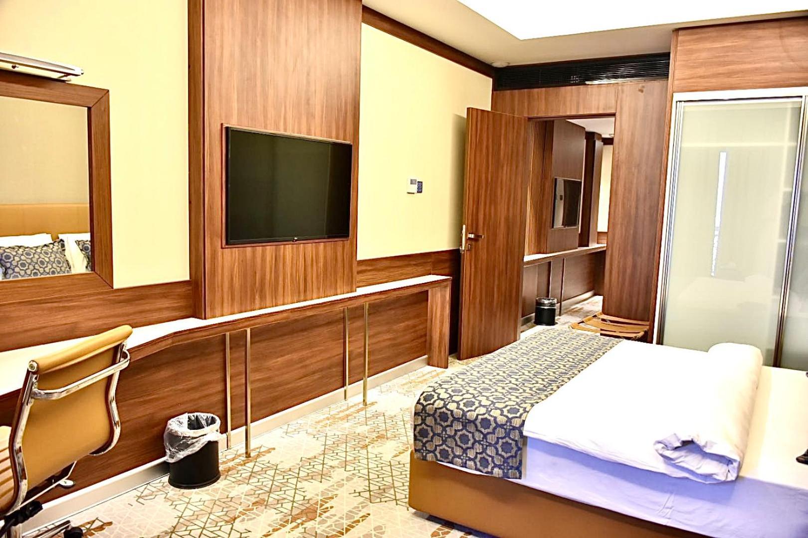 Royal Vista Hotel ‘Ibrī Eksteriør bilde
